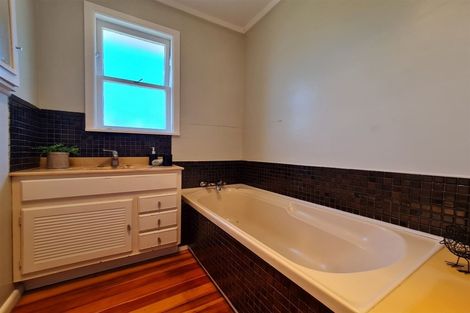 Photo of property in 4 Garnett Avenue, Forest Lake, Hamilton, 3200