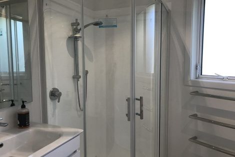 Photo of property in 27 Peter Terrace, Castor Bay, Auckland, 0620