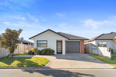 Photo of property in 16 Marion Crescent, Papamoa Beach, Papamoa, 3118