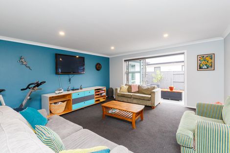 Photo of property in 51 Dahlia Street, Palmerston North, 4410