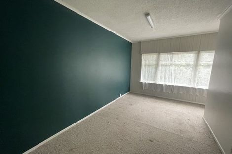 Photo of property in 2 Donovan Avenue, Massey, Auckland, 0614