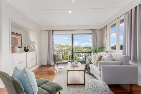 Photo of property in 2 Mapplebeck Street, Titahi Bay, Porirua, 5022