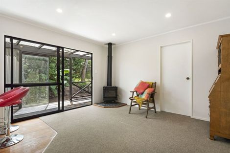 Photo of property in 21 Topliss Drive, Northcross, Auckland, 0632