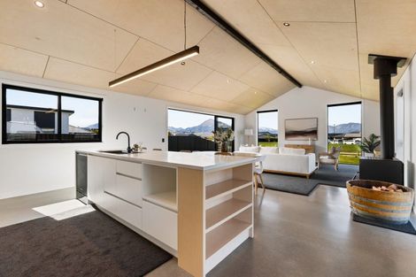 Photo of property in 3 Pepperwood Green, Albert Town, Wanaka, 9305