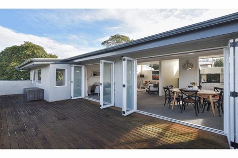 Photo of property in 3 Tirita Street, Kawaha Point, Rotorua, 3010