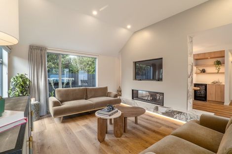 Photo of property in 92a Jeffreys Road, Fendalton, Christchurch, 8052