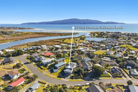 Photo of property in 42 Hicks Crescent, Waikanae Beach, Waikanae, 5036
