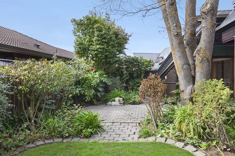 Photo of property in 33 Dovedale Avenue, Ilam, Christchurch, 8041