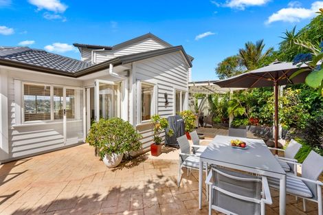 Photo of property in 10a Scarboro Terrace, Murrays Bay, Auckland, 0630
