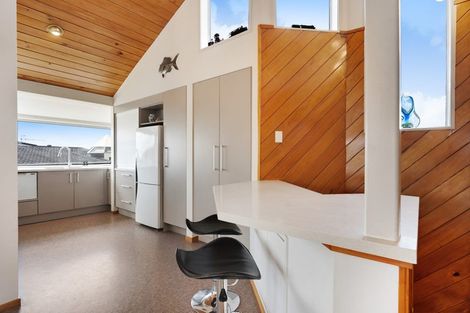 Photo of property in 7b Peter Terrace, Castor Bay, Auckland, 0620