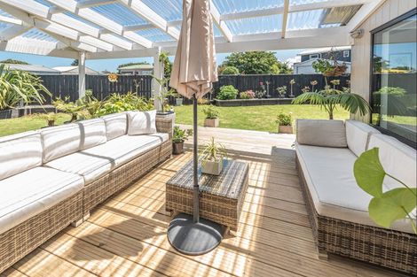 Photo of property in 13 Kamahi Street, Castlecliff, Whanganui, 4501