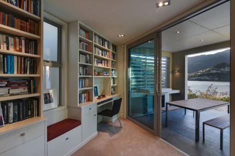 Photo of property in 11 Mincher Road, Kelvin Heights, Queenstown, 9300