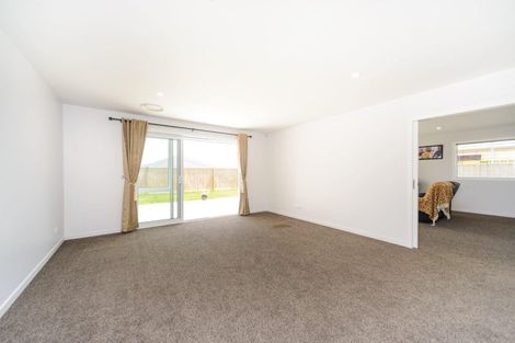 Photo of property in 47 Atlantic Drive, Fitzherbert, Palmerston North, 4410