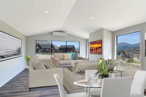 Photo of property in 16 Kinross Lane, Jacks Point, Queenstown, 9371