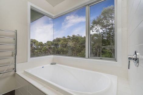 Photo of property in 50 Tarapatiki Drive, Whitianga, 3510