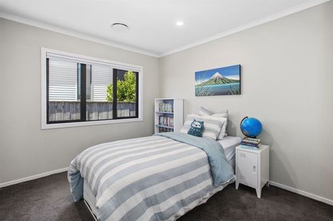 Photo of property in 32 Mo Street, Camborne, Porirua, 5026