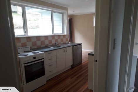 Photo of property in 35 Franklyn Road, Tawa, Wellington, 5028