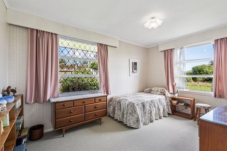 Photo of property in 1 Elizabeth Place, Mairangi Bay, Auckland, 0630