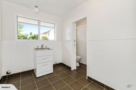 Photo of property in 328 Great South Road, Opaheke, Papakura, 2113