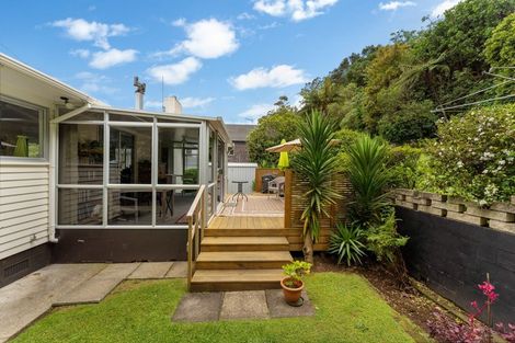 Photo of property in 21 Ambury Place, Merrilands, New Plymouth, 4312