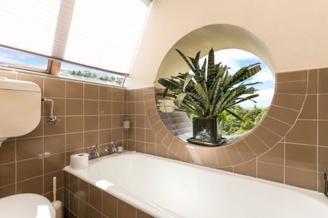 Photo of property in 74 Ranui Crescent, Khandallah, Wellington, 6035