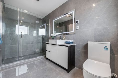 Photo of property in 82 Tir Conaill Avenue, Flat Bush, Auckland, 2019