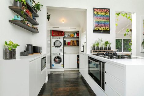 Photo of property in 5 Don Buck Road, Henderson, Auckland, 0614