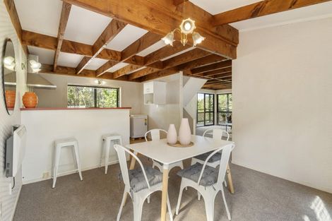 Photo of property in 5/8 West Lynn Road, Titirangi, Auckland, 0604