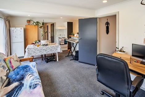 Photo of property in 16 Brasenose Place, Tawa, Wellington, 5028