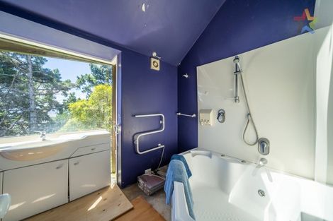 Photo of property in 39 Nikau Road, Point Howard, Lower Hutt, 5013