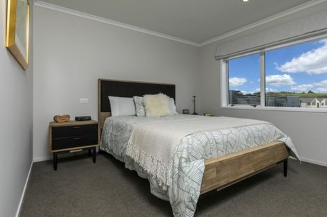 Photo of property in 4a Makura Road, Long Bay, Auckland, 0630