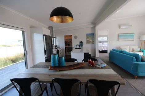 Photo of property in 136 Kelly Jade Avenue, Matarangi, Whitianga, 3592