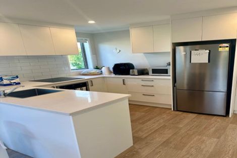 Photo of property in 1a Pavola Grove, Glenfield, Auckland, 0629