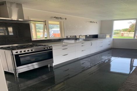 Photo of property in 8 Mission Road, Port Waikato, Tuakau, 2695