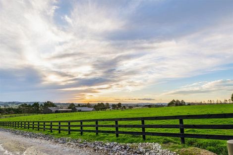 Photo of property in 93 Nixon Road, Taupaki, 0782