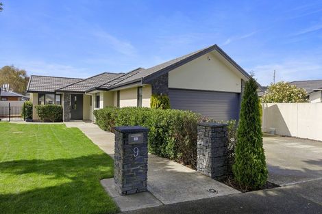 Photo of property in 9 Vernon Grove, Brown Owl, Upper Hutt, 5018