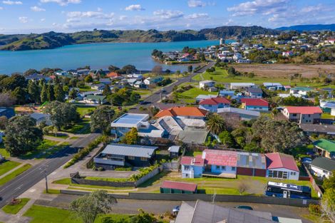 Photo of property in 29 Wallis Street, Raglan, 3225