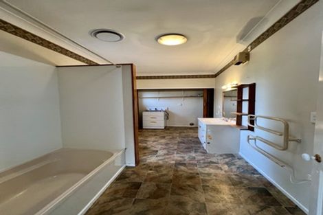 Photo of property in 2 Gillies Avenue, Claudelands, Hamilton, 3214