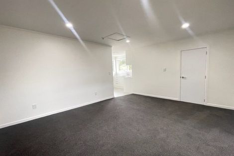 Photo of property in 77 Riverpark Crescent, Henderson, Auckland, 0610