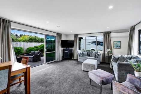 Photo of property in 15 Keene Drive, Bell Block, New Plymouth, 4312