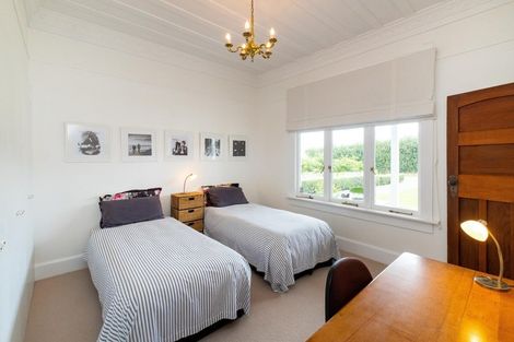 Photo of property in 15 Old Ferry Road, Clive, 4102