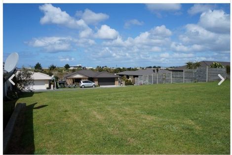 Photo of property in 16 Dune Lake Place, Ruakaka, 0116