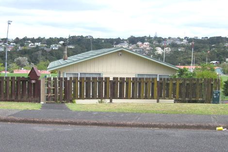 Photo of property in 11 Waverley Avenue, Glenfield, Auckland, 0629