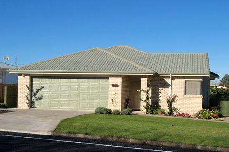 Photo of property in 48b Rodney Street, Howick, Auckland, 2014