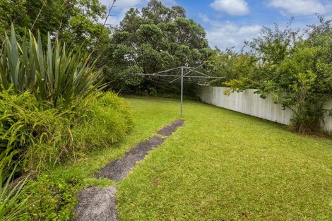 Photo of property in 4 Ayton Drive, Totara Vale, Auckland, 0629
