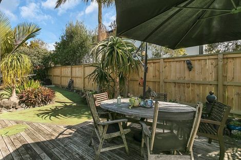 Photo of property in 47 Vandeleur Avenue, Birkdale, Auckland, 0626