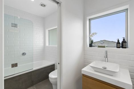 Photo of property in 3 Northumberland Avenue, Hauraki, Auckland, 0622