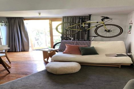 Photo of property in 136 Russell Terrace, Berhampore, Wellington, 6023