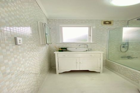 Photo of property in 12 Utting Street, Birkdale, Auckland, 0626