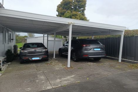 Photo of property in 105 Archibald Road, Kelston, Auckland, 0602